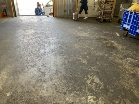 コンクリート床面洗浄